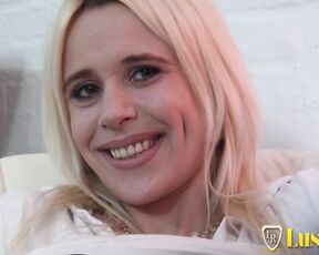 Lonely housewife masturbating her wet and insatiable pussy